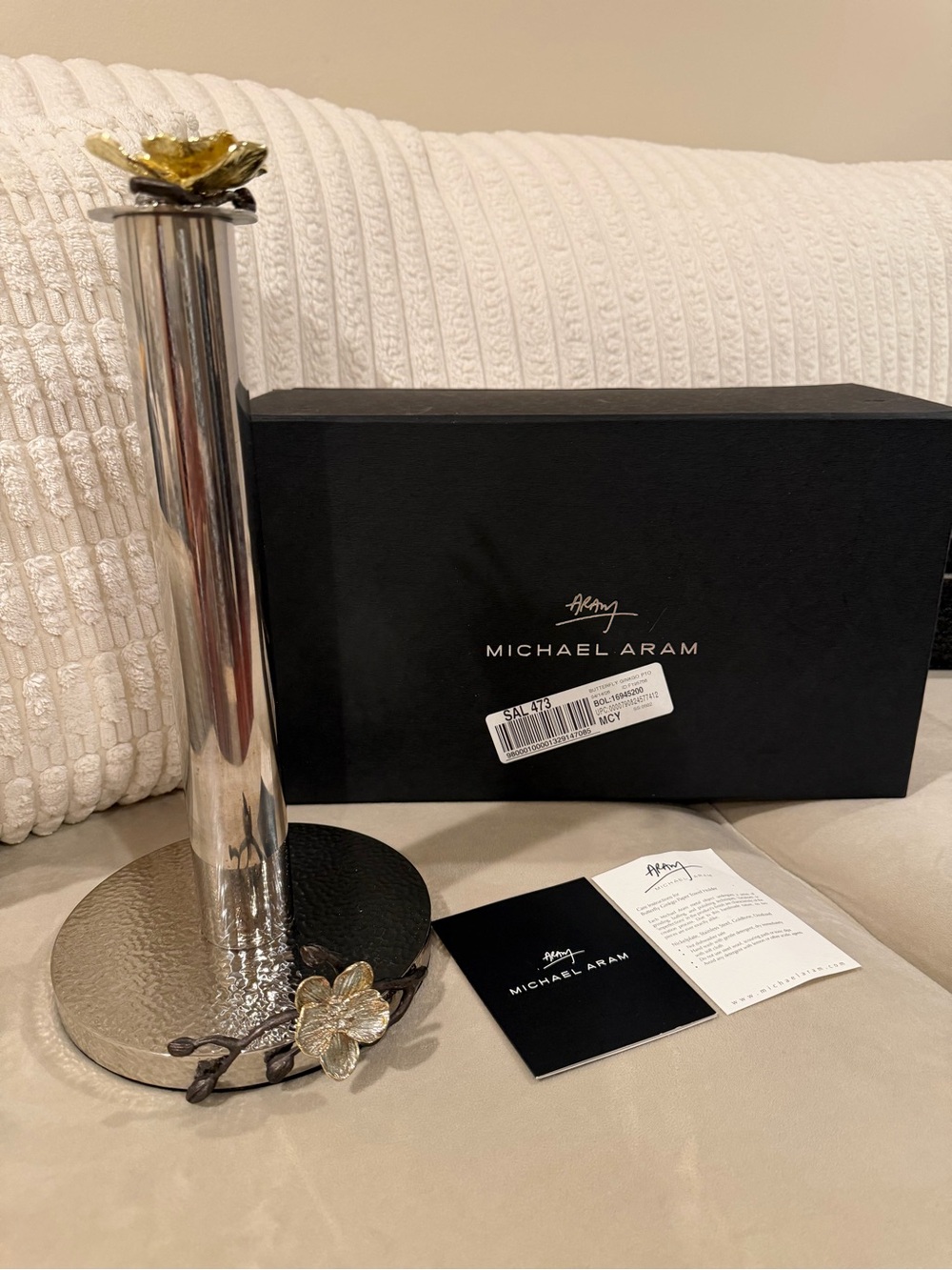 New in Box Michael Aram Silver Towel Holder with Gold Floral Accents